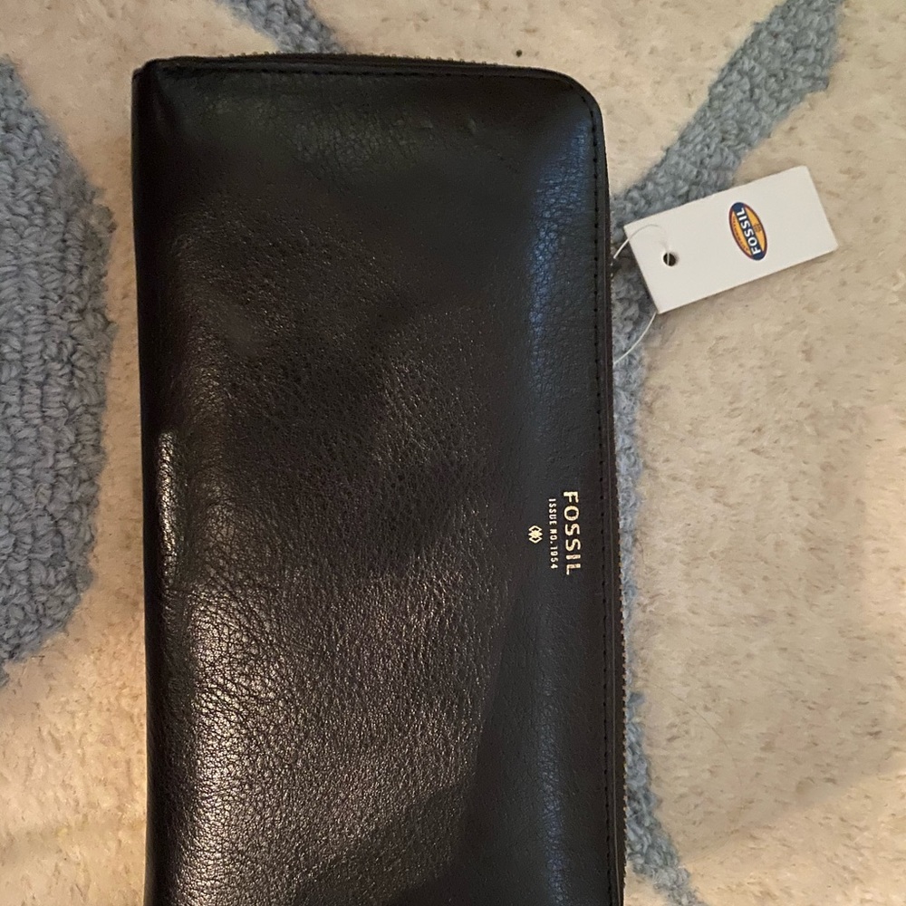 New with Tags Fossil Black Leather Wallet